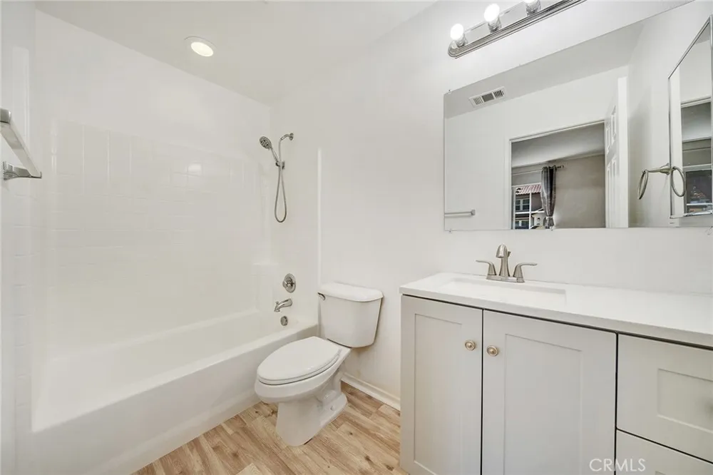 6366 Estrela Eastvale, CA 91752