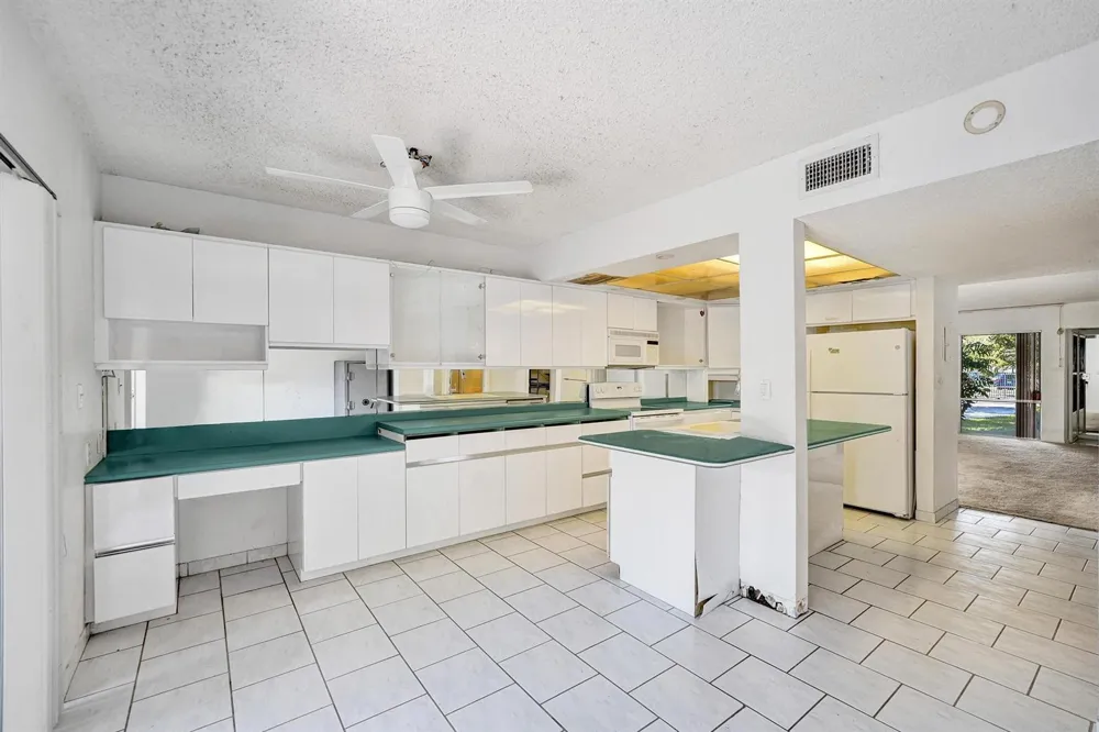 5555 Ocean Boulevard #17 Lauderdale By The Sea, FL 33308