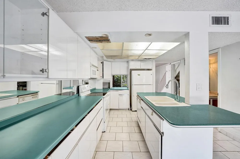 5555 Ocean Boulevard #17 Lauderdale By The Sea, FL 33308