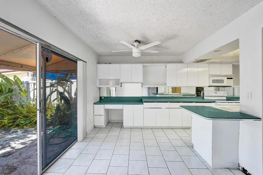 5555 Ocean Boulevard #17 Lauderdale By The Sea, FL 33308