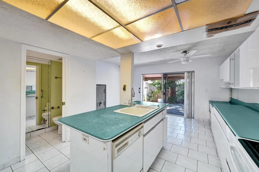 5555 Ocean Boulevard #17 Lauderdale By The Sea, FL 33308