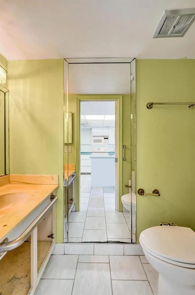 5555 Ocean Boulevard #17 Lauderdale By The Sea, FL 33308