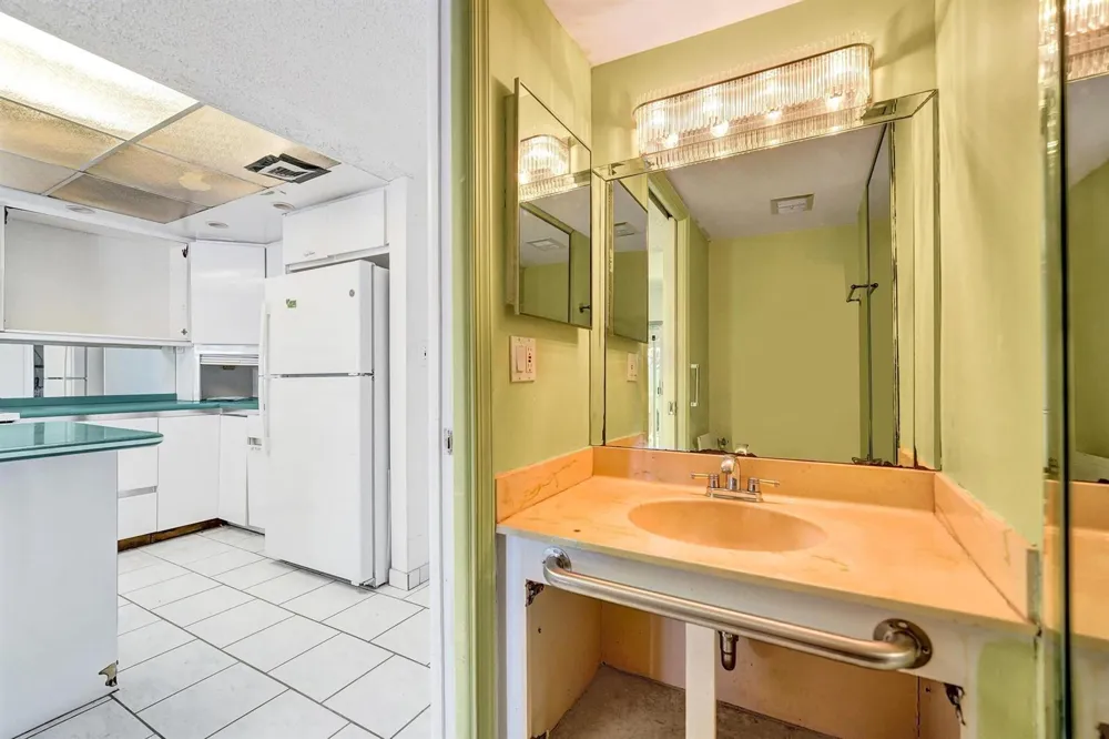 5555 Ocean Boulevard #17 Lauderdale By The Sea, FL 33308