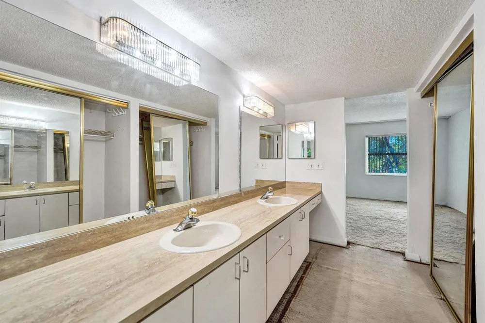 5555 Ocean Boulevard #17 Lauderdale By The Sea, FL 33308