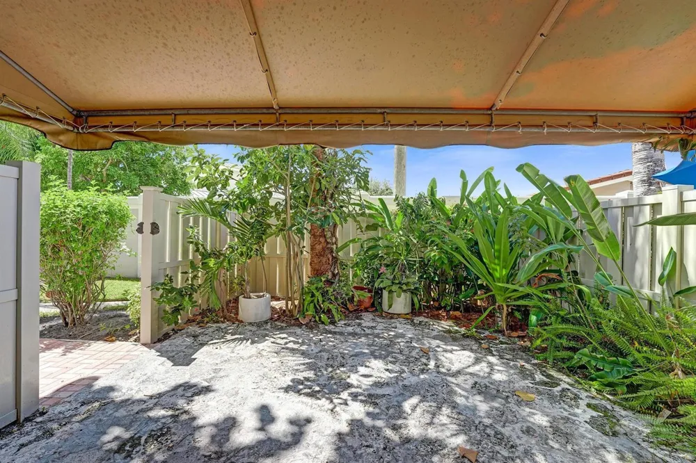 5555 Ocean Boulevard #17 Lauderdale By The Sea, FL 33308