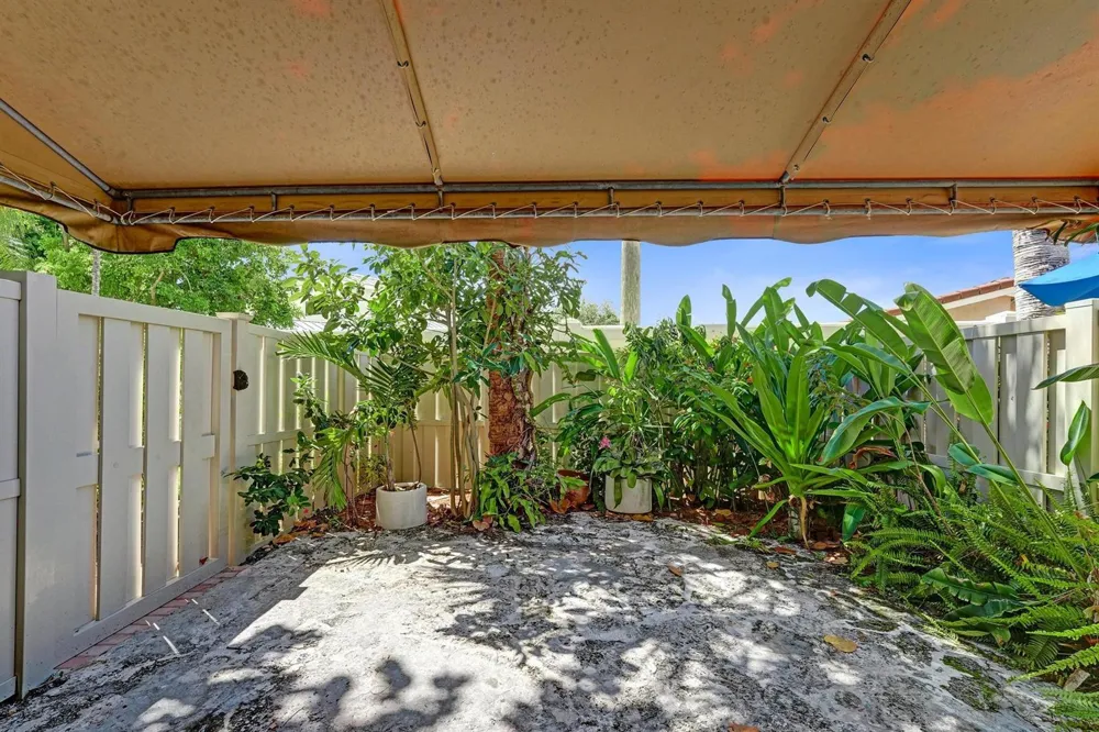 5555 Ocean Boulevard #17 Lauderdale By The Sea, FL 33308