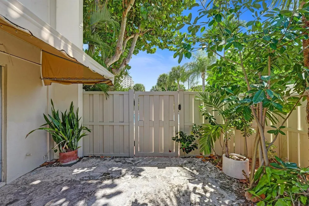 5555 Ocean Boulevard #17 Lauderdale By The Sea, FL 33308