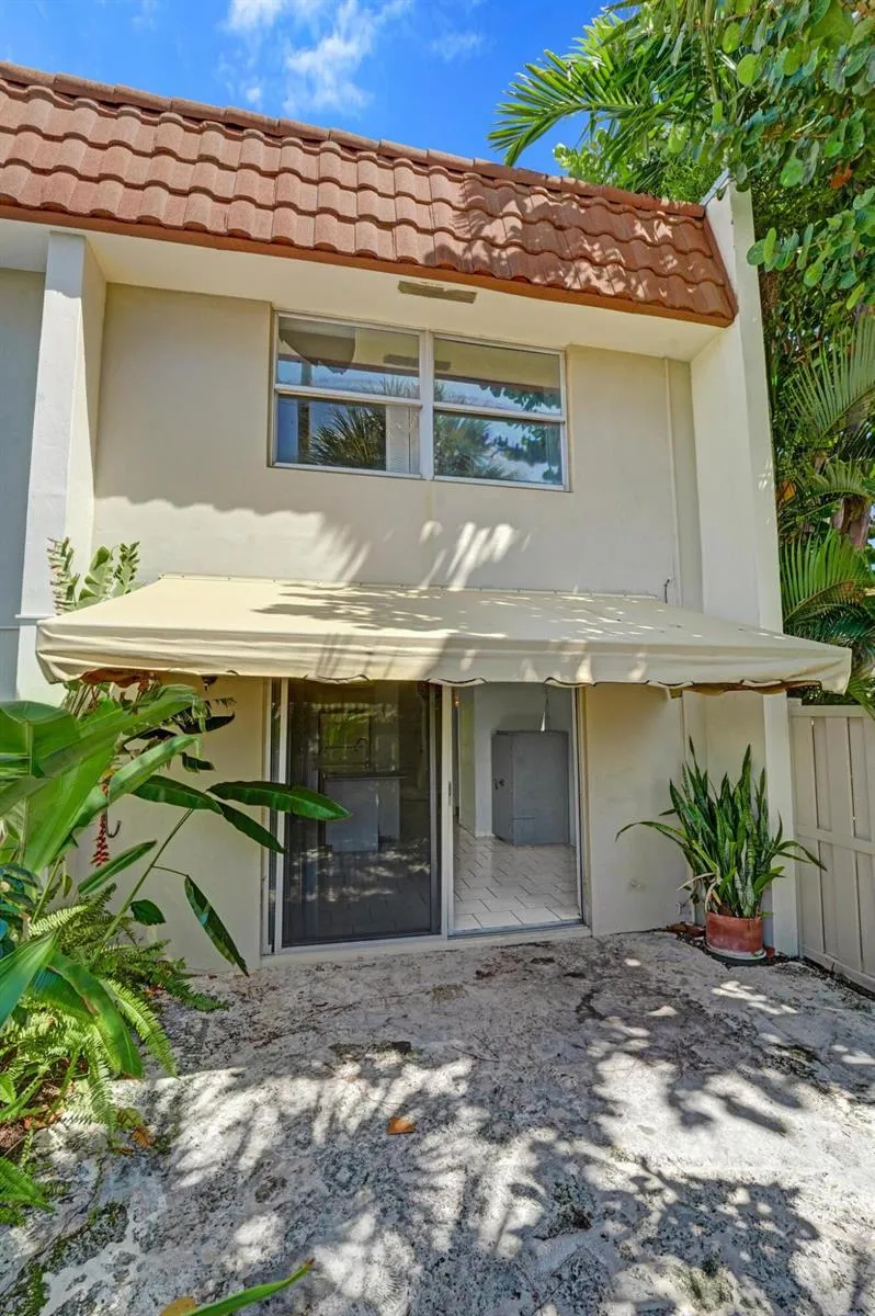 5555 Ocean Boulevard #17 Lauderdale By The Sea, FL 33308