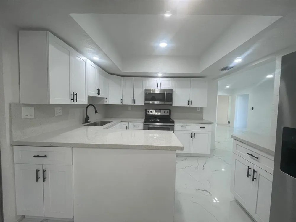 3290 NW 39TH STREET Lauderdale Lakes, FL 33309