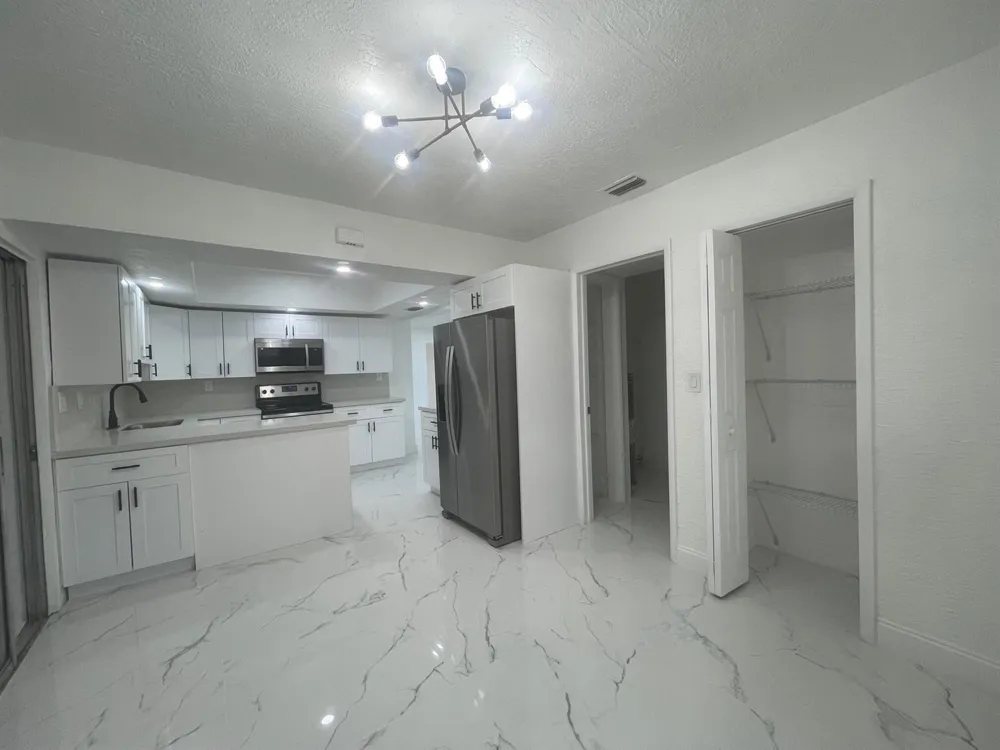 3290 NW 39TH STREET Lauderdale Lakes, FL 33309
