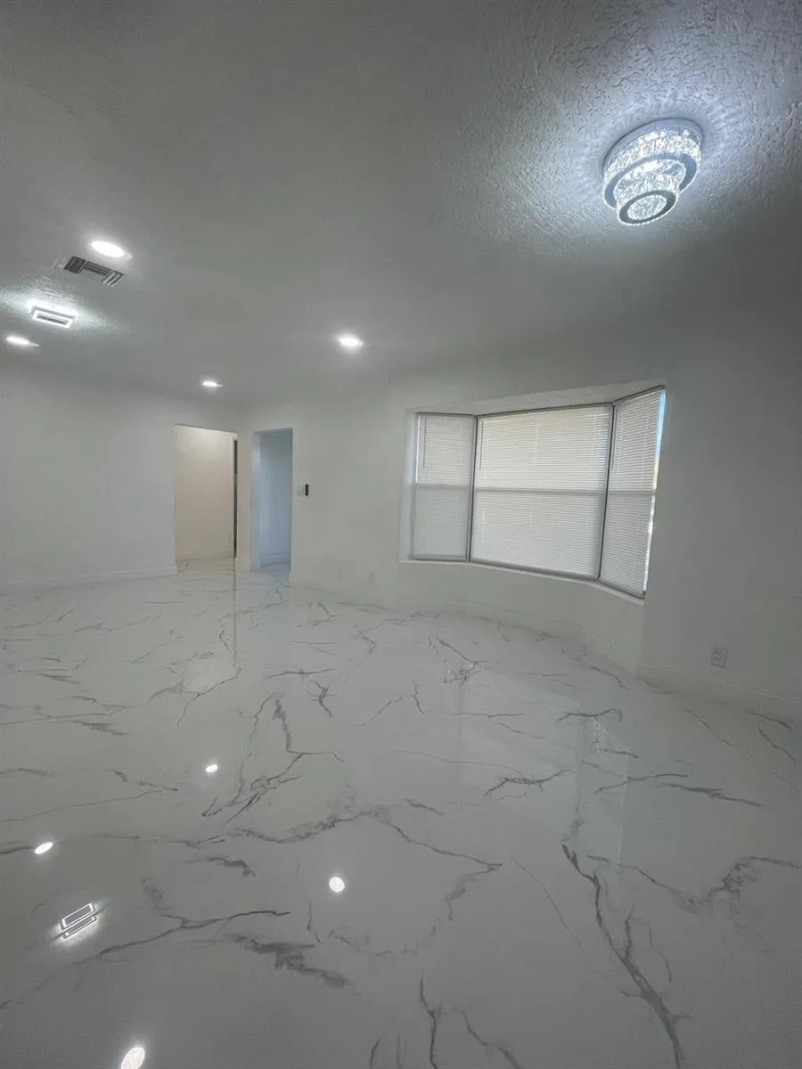 3290 NW 39TH STREET Lauderdale Lakes, FL 33309