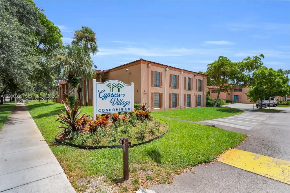 7100 Fairway Dr #K11 Miami Lakes, FL 33014
