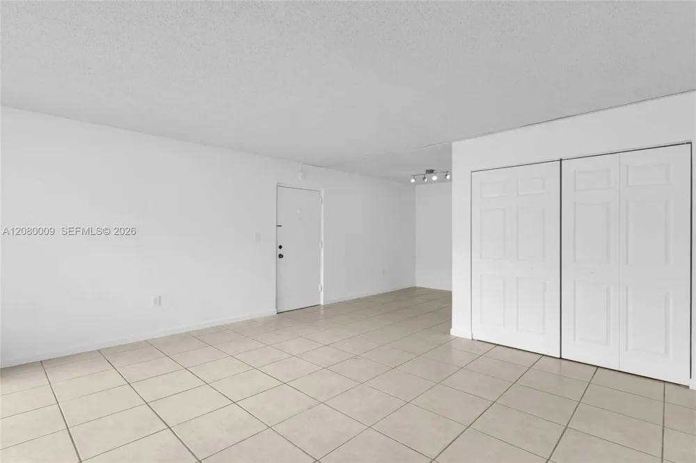 7100 Fairway Dr #K11 Miami Lakes, FL 33014