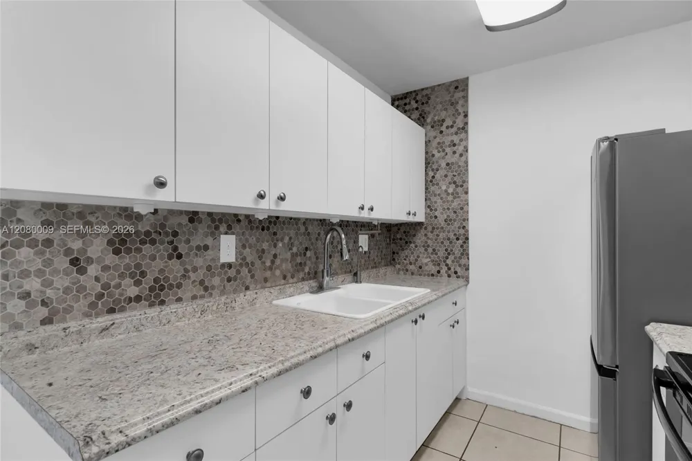 7100 Fairway Dr #K11 Miami Lakes, FL 33014