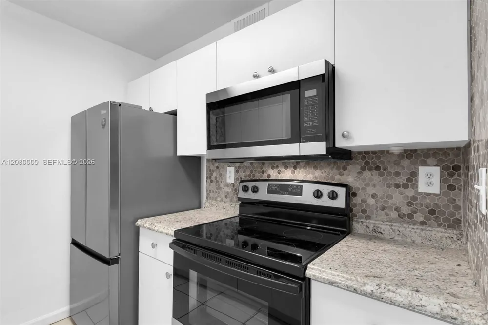 7100 Fairway Dr #K11 Miami Lakes, FL 33014