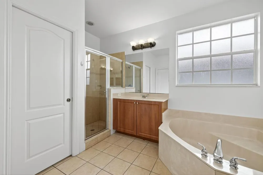 7029 AMBROSIA LANE #606 Naples, FL 34119