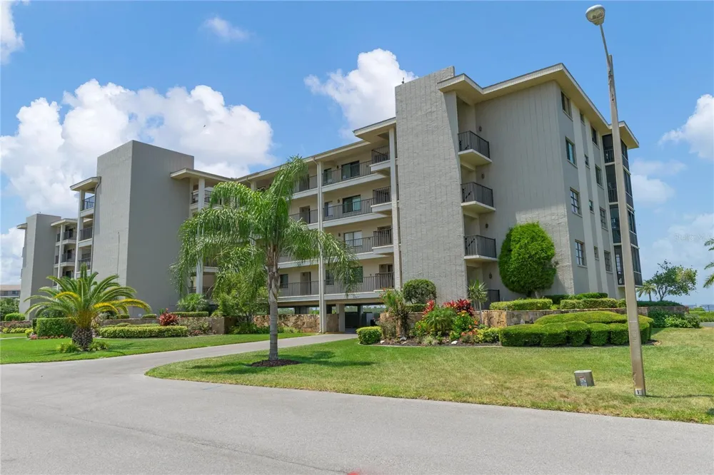 8251 BRENT STREET #941 Port Richey, FL 34668
