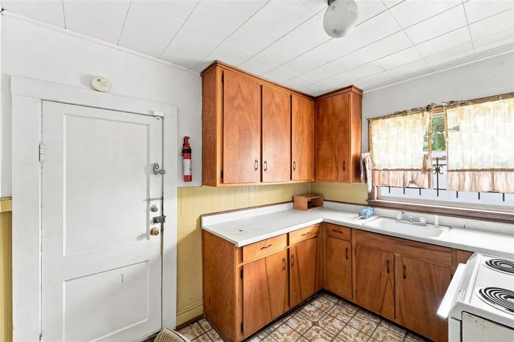 619 E 7TH STREET Sanford, FL 32771