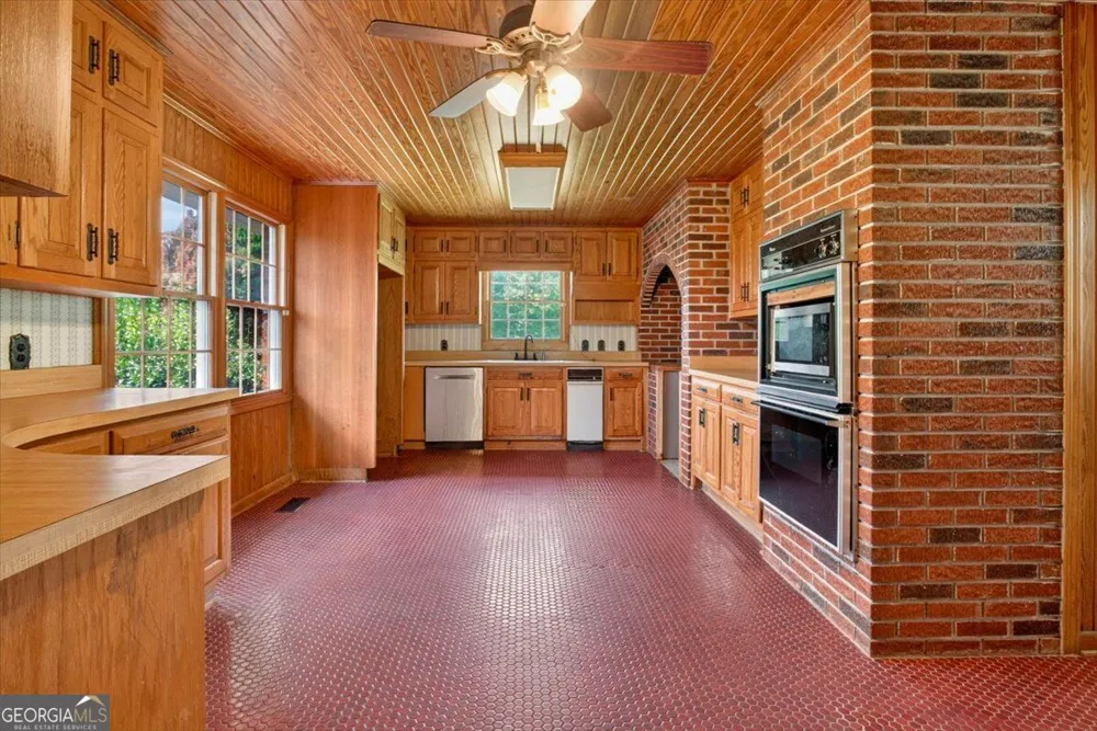 195 River ST Ellijay, GA 30540