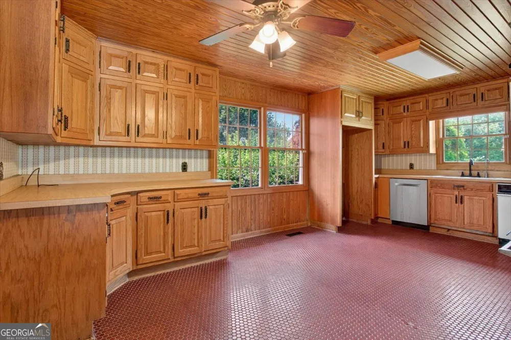 195 River ST Ellijay, GA 30540