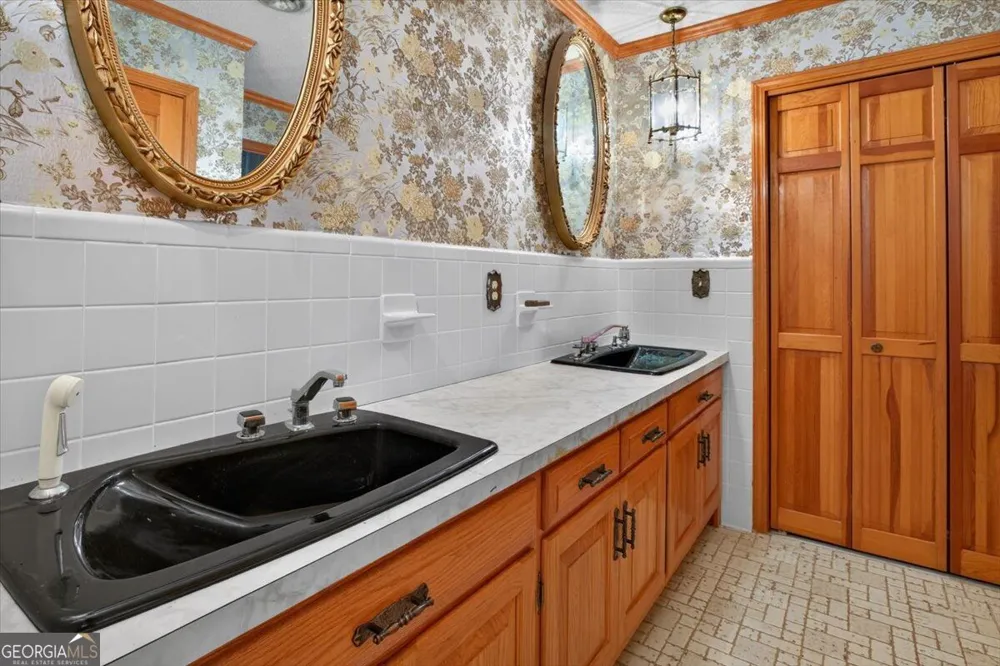 195 River ST Ellijay, GA 30540