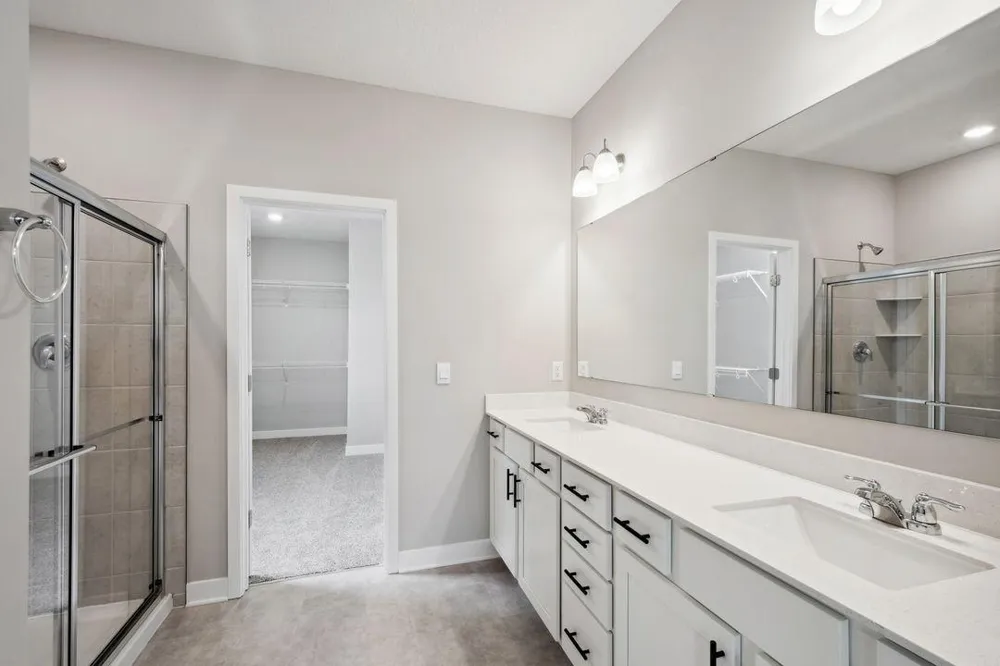 2148 Bluff Heights Drive Shakopee, MN 55379