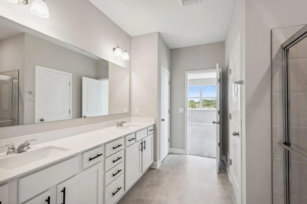 2148 Bluff Heights Drive Shakopee, MN 55379