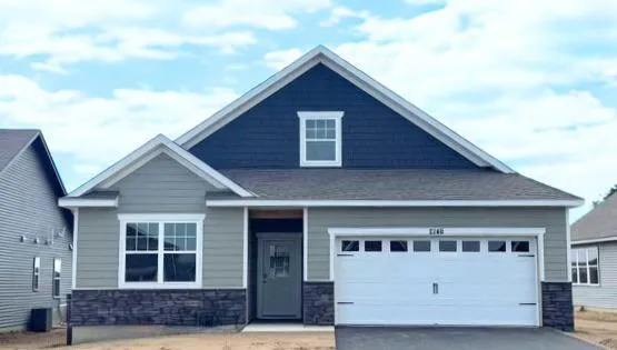 2148 Bluff Heights Drive Shakopee, MN 55379