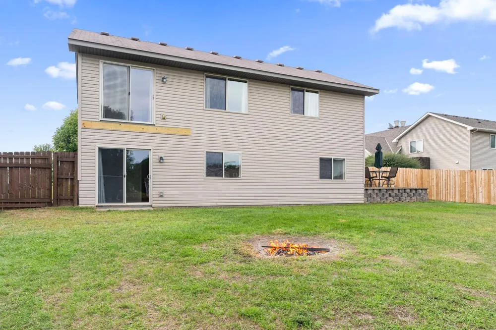 1704 Jefferson Street S Cambridge, MN 55008
