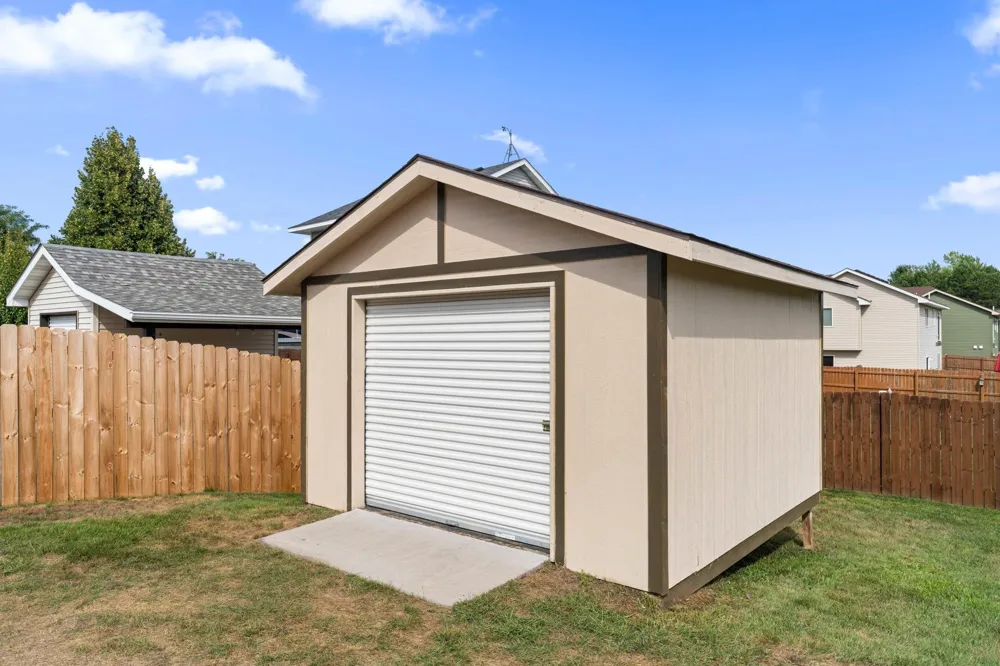 1704 Jefferson Street S Cambridge, MN 55008