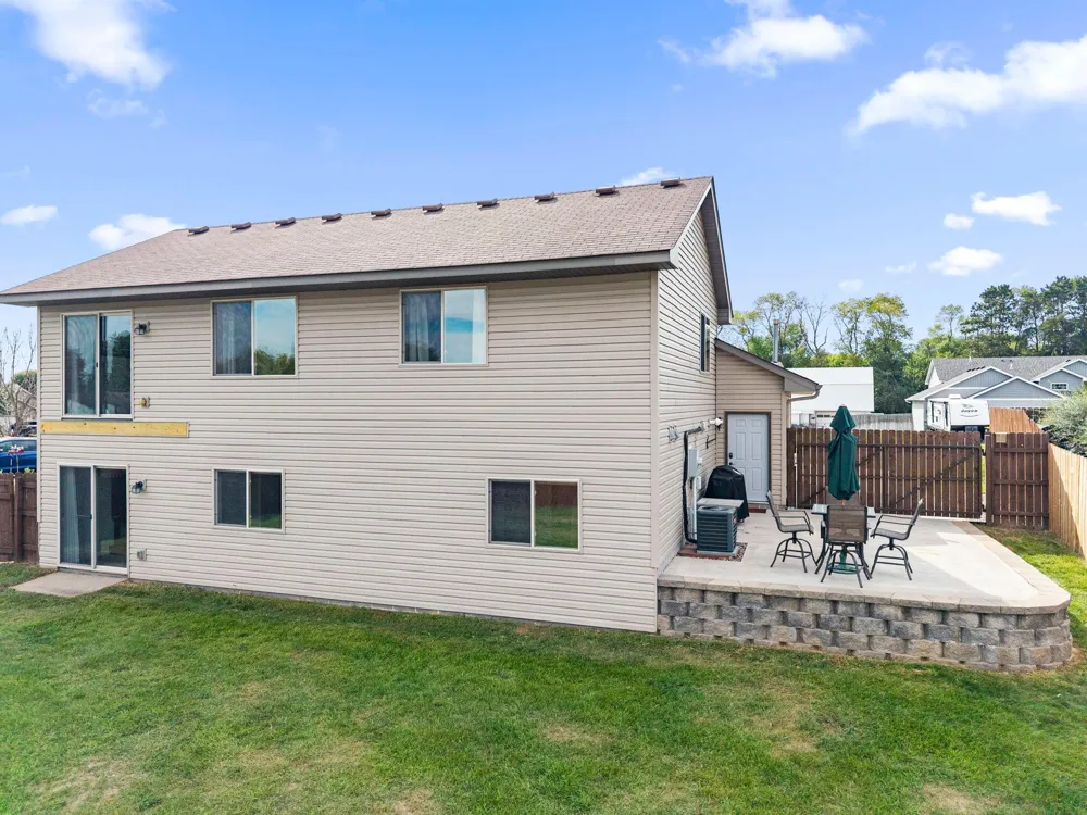 1704 Jefferson Street S Cambridge, MN 55008