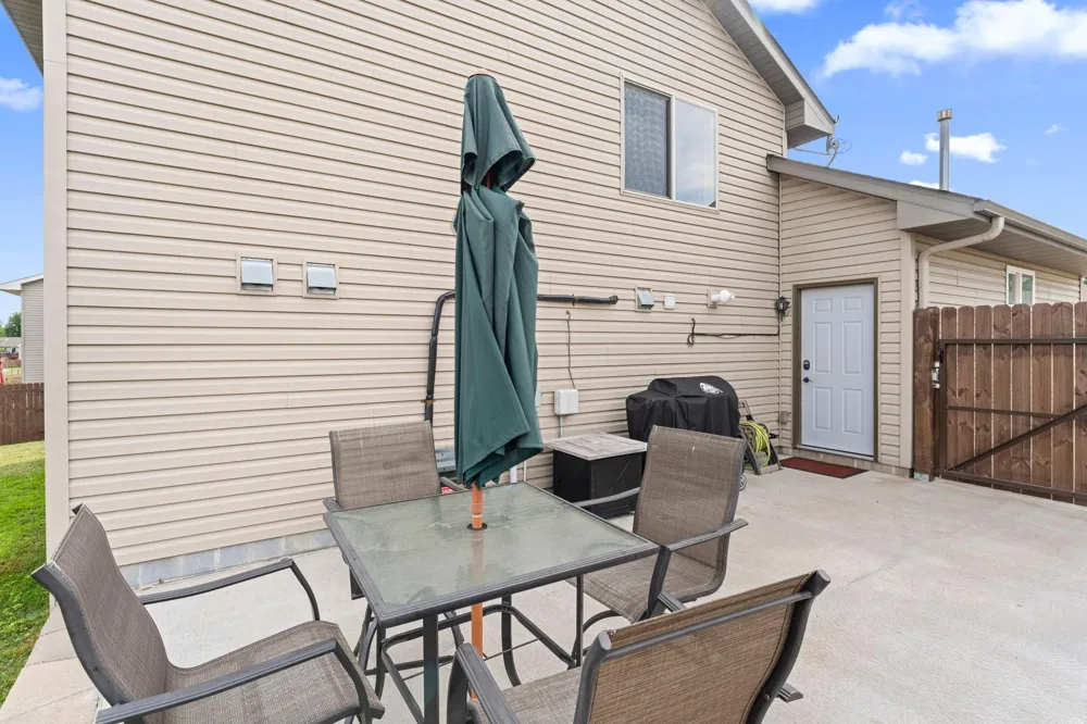 1704 Jefferson Street S Cambridge, MN 55008