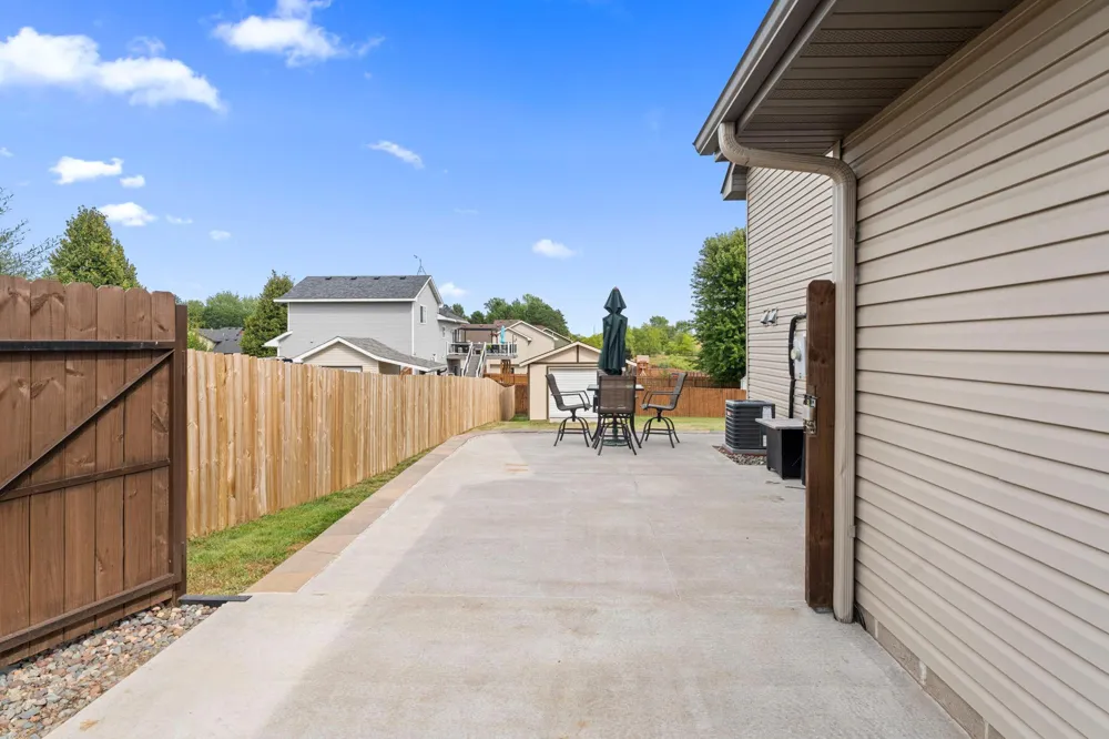 1704 Jefferson Street S Cambridge, MN 55008