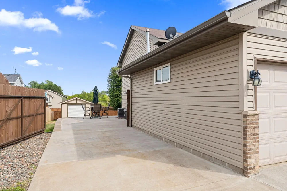 1704 Jefferson Street S Cambridge, MN 55008
