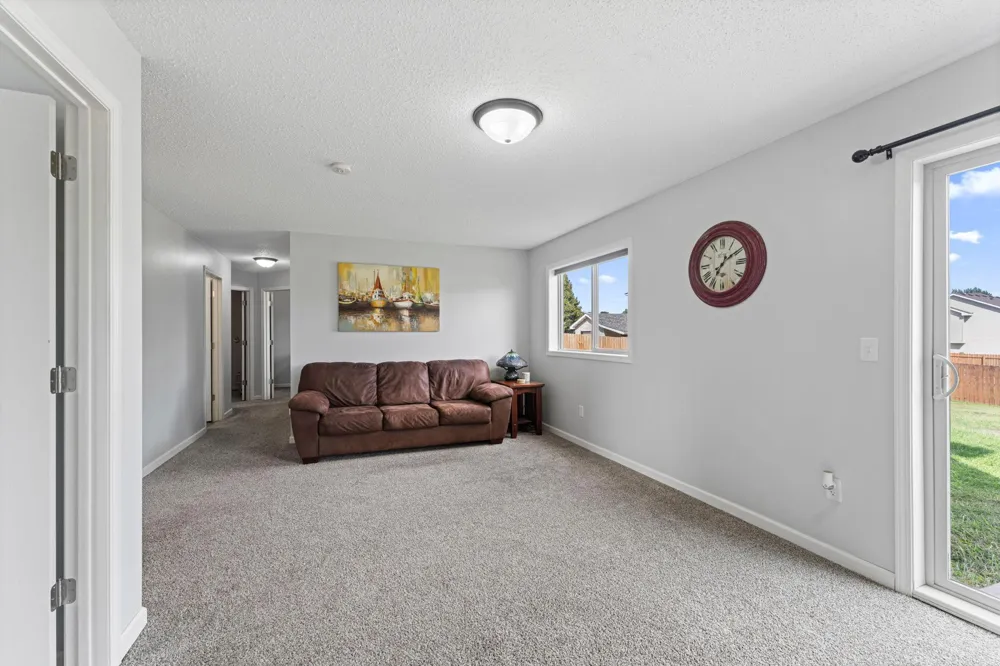 1704 Jefferson Street S Cambridge, MN 55008