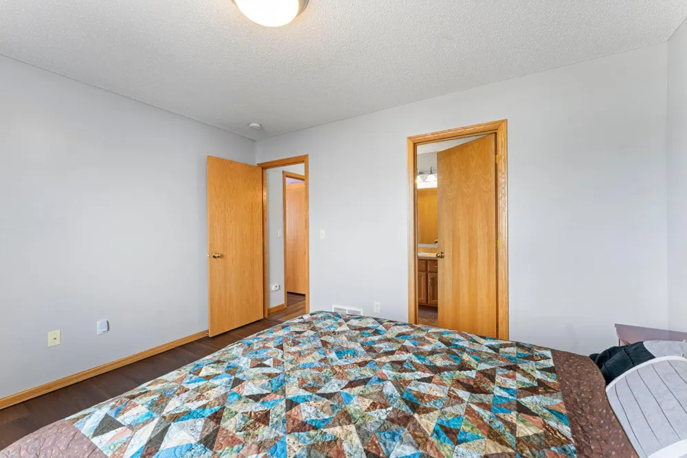 1704 Jefferson Street S Cambridge, MN 55008