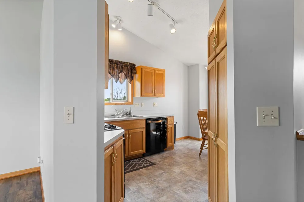 1704 Jefferson Street S Cambridge, MN 55008