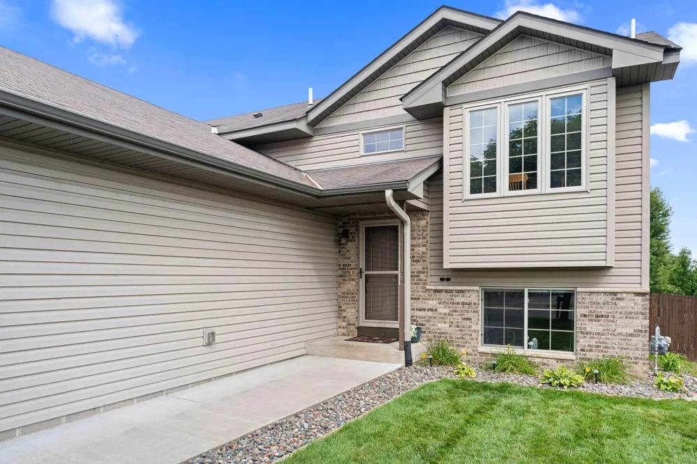 1704 Jefferson Street S Cambridge, MN 55008