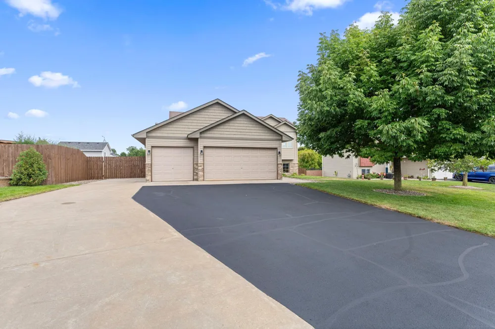 1704 Jefferson Street S Cambridge, MN 55008