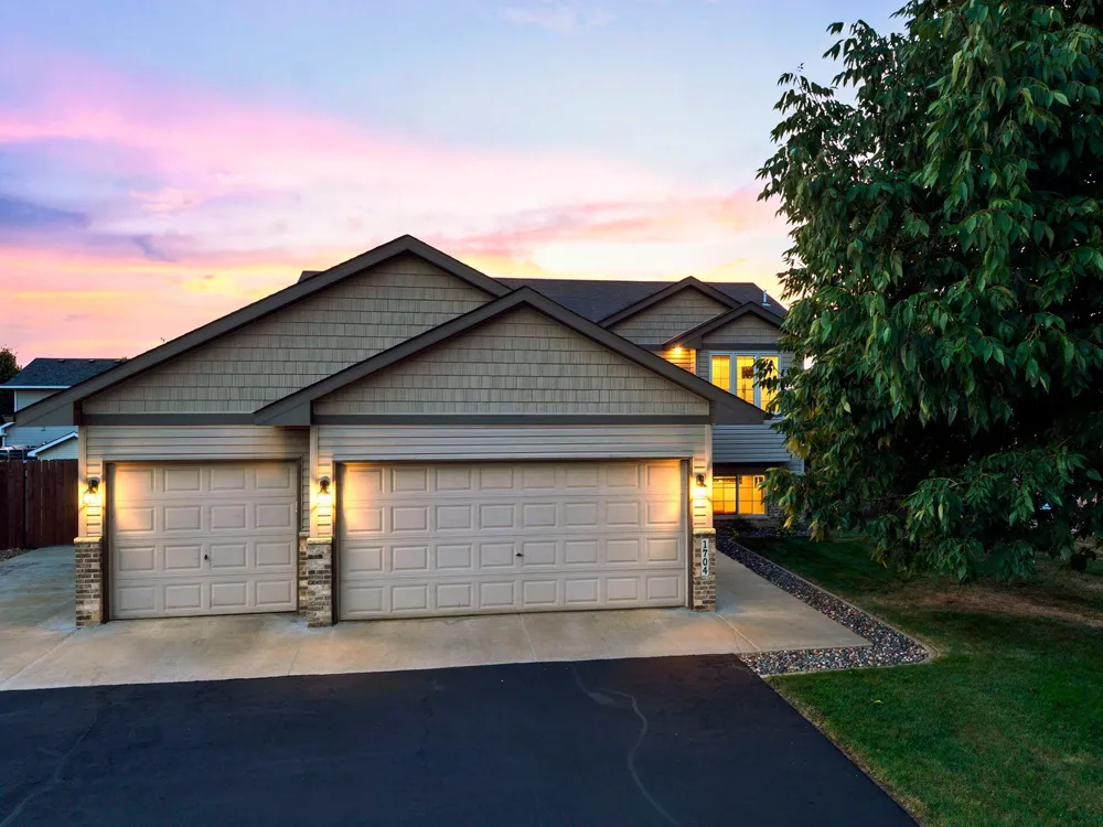 1704 Jefferson Street S Cambridge, MN 55008