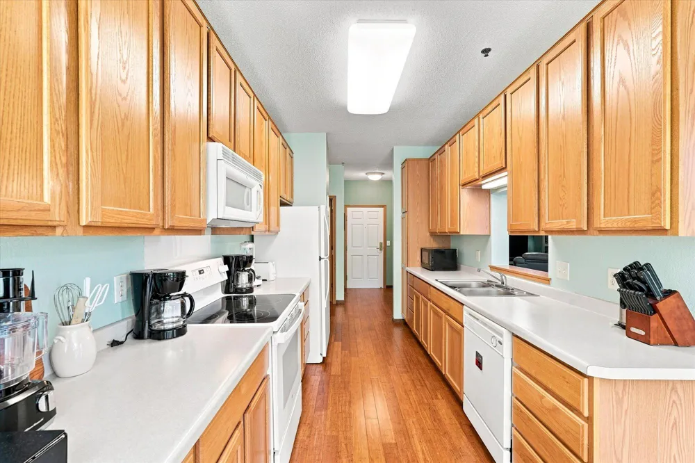 15001 Burnhaven Drive #207 Burnsville, MN 55306