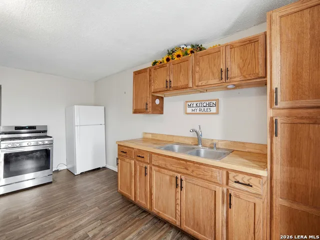 305 TOEPPERWEIN RD Converse, TX 78109