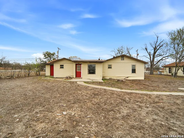 305 TOEPPERWEIN RD Converse, TX 78109