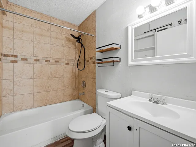 305 TOEPPERWEIN RD Converse, TX 78109