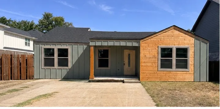 107 W Rogers Street Arlington, TX 76011