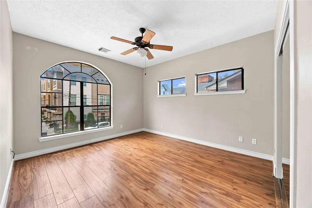 5214 Gibson Street Houston, TX 77007