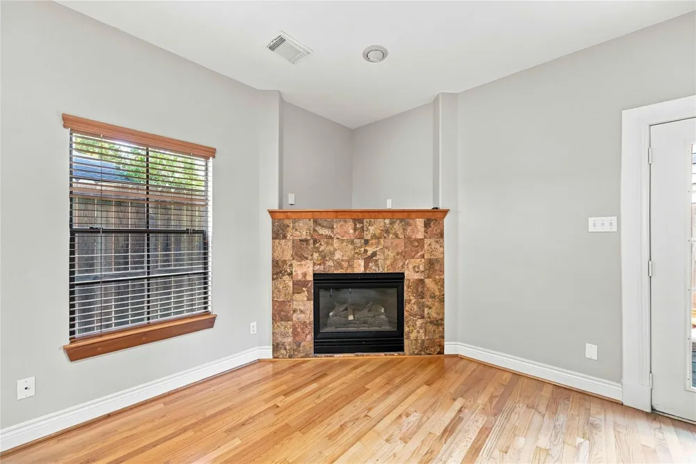 5214 Gibson Street Houston, TX 77007