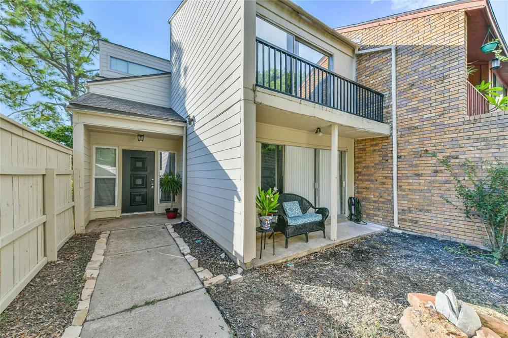 68 Chervil Common Lake Jackson, TX 77566