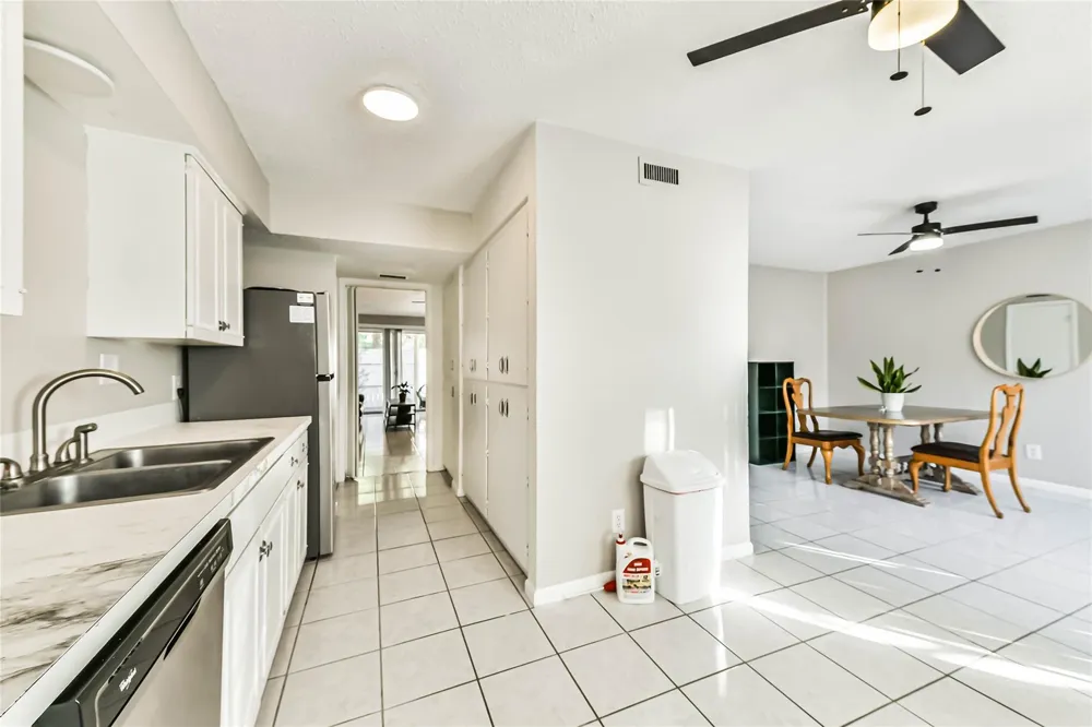 68 Chervil Common Lake Jackson, TX 77566