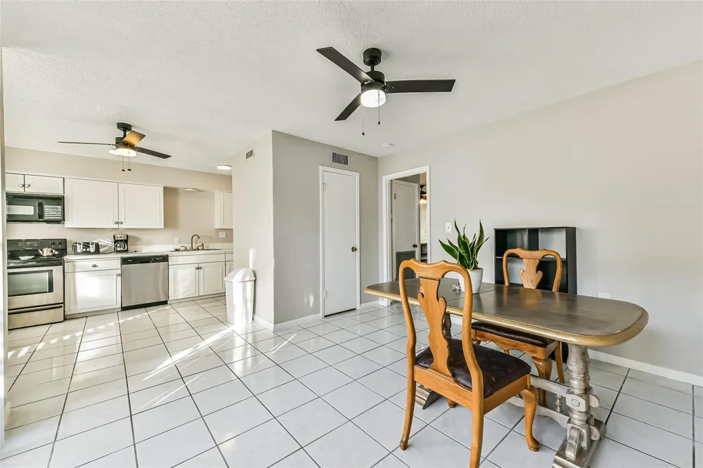 68 Chervil Common Lake Jackson, TX 77566
